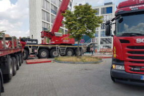 Transport von Wärmepumpen auf das Dach – Ihr Kranservice Lex in Berlin